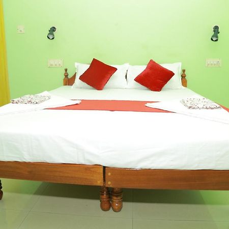 Shirleys Beach Hotel Kovalam Extérieur photo