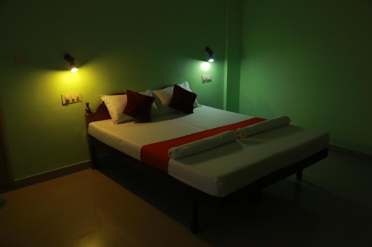 Shirleys Beach Hotel Kovalam Extérieur photo