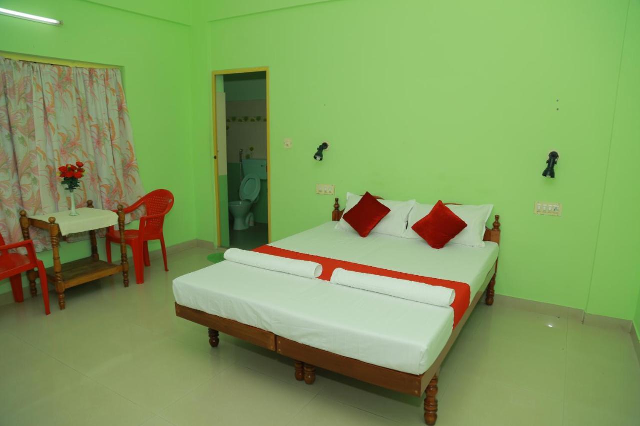 Shirleys Beach Hotel Kovalam Extérieur photo