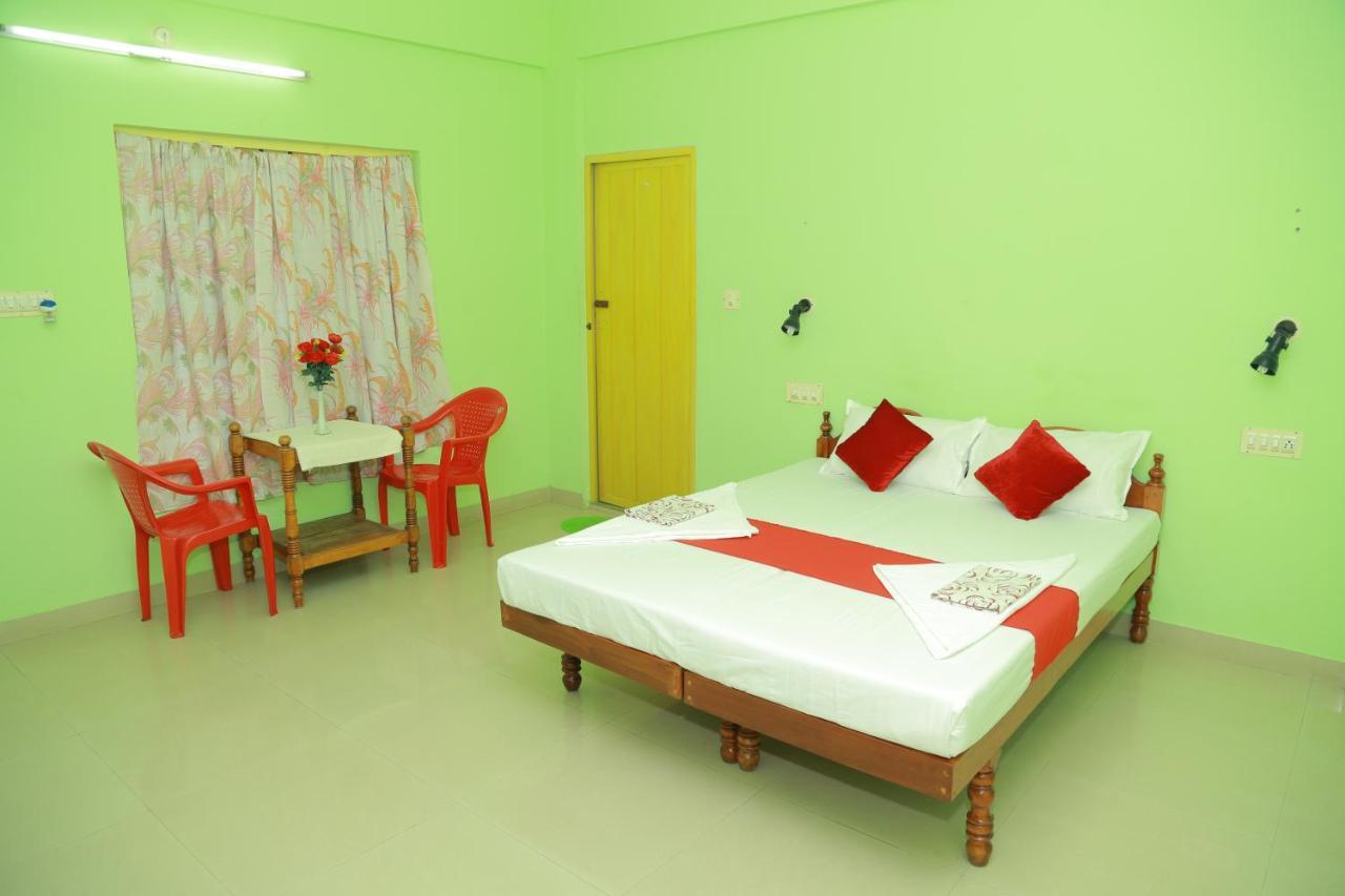 Shirleys Beach Hotel Kovalam Extérieur photo