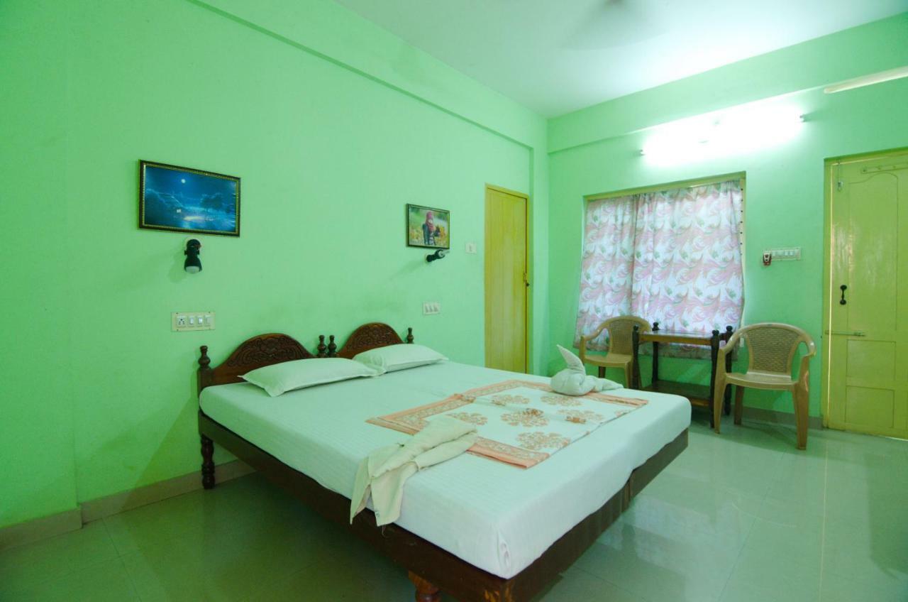 Shirleys Beach Hotel Kovalam Extérieur photo